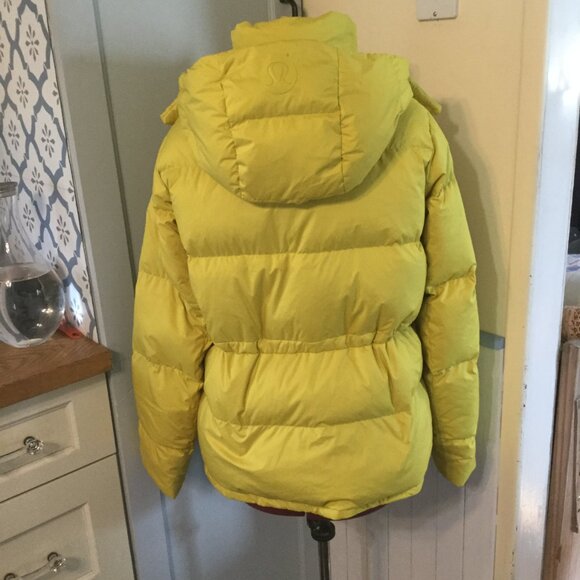 Lululemon goose down puffer style jacket, yellow in color excellent shape size 4 - Picture 4 of 8